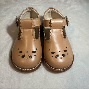 Felix & Flora Toddler Mary Jane Shoes Tan Scalloped Size 5